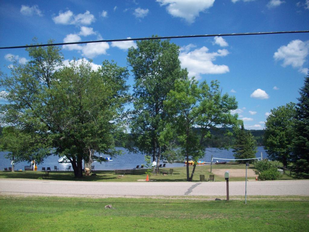 Lakewoods Cottage Oxtongue Lake Exterior foto